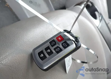 2018 Toyota Sienna Xle Premium 8 Passenger from USA, damaged, VIN 5TDYZ3DCXJS907898